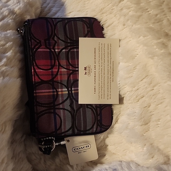Coach wristlet - Picture 2 of 2